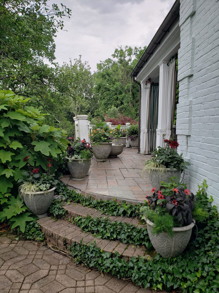 Hyde Park Porch Planters